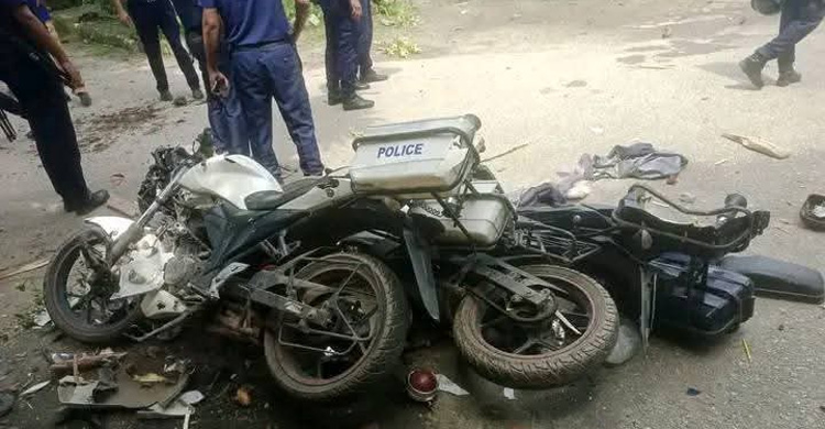 তাণ্ডবের পর ভাঙ্গা এখন শান্ত, তবে দুই মহসড়কে অবরোধ চলছে