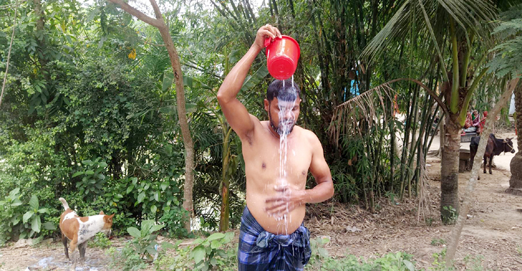 প্রেম করে বিয়ে, বিচ্ছেদের পর এক মণ দুধ দিয়ে গোসল