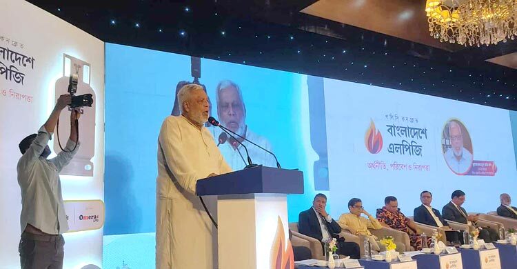 এলপিজি সিলিন্ডারের দাম ১ হাজার টাকার মধ্যে হওয়া উচিত