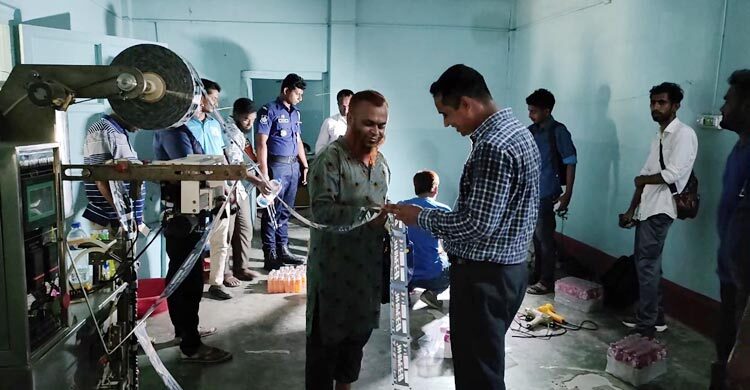 নোংরা পরিবেশে অবৈধভাবে তৈরি হতো জুস-ওষুধ-চকলেট