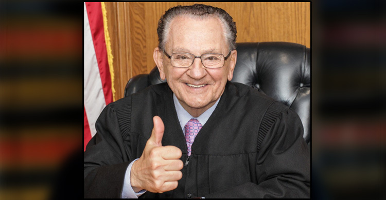 মারা গেছেন ভাইরাল ‘দয়ালু বিচারক’ ফ্রাঙ্ক ক্যাপ্রিও