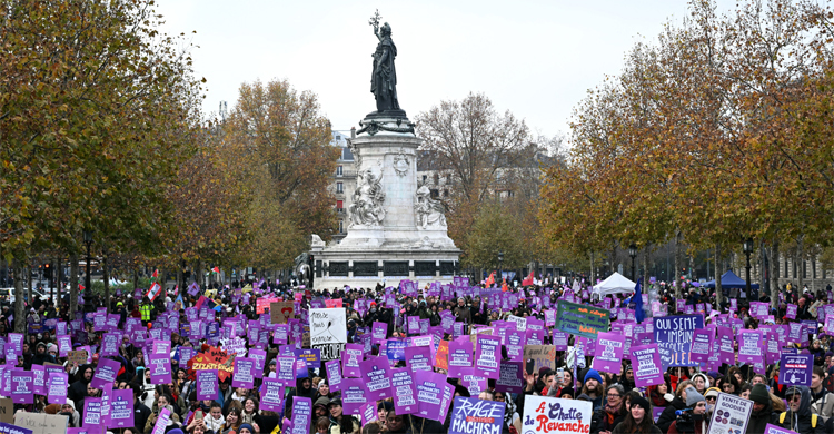 নারীর প্রতি সহিংসতার বিরুদ্ধে ফ্রান্সে হাজারো মানুষের বিক্ষোভ