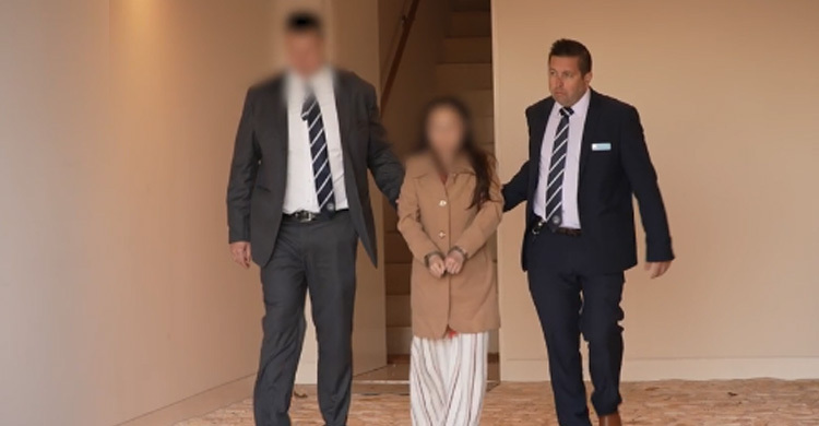 নিজের ভবিষ্যৎ দেখতে পারলেন না ভুয়া ‘ভবিষ্যৎ বক্তা’, পুলিশের হাতে ধরা