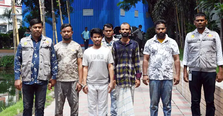 দুদকের নাম ভাঙিয়ে ঘুস-চাঁদাবাজি, কোটি কোটি টাকা প্রতারণা