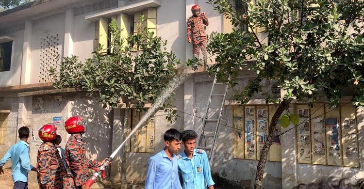 ফরিদপুরে প্রাথমিক বিদ্যালয়ে আগুন