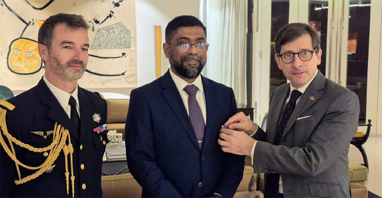 Brig Gen Azharul gets French National Defence Medal