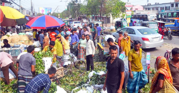 কাজে আসছে না চার কোটি টাকার ফল মার্কেট