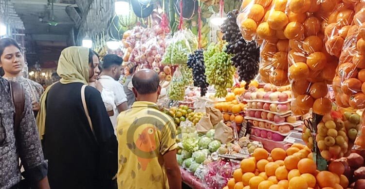 কেজিতে ৩০ টাকা বেড়েছে বিদেশি ফলের দাম