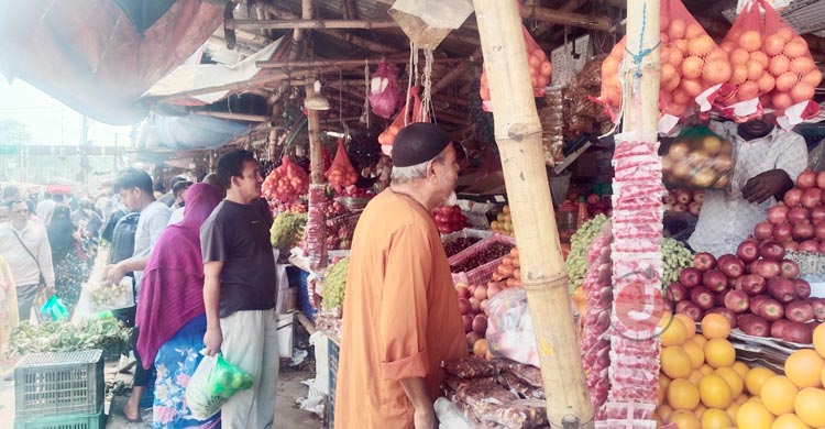 দাম কমলেও নাগালের বাইরে বিদেশি ফল