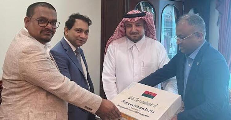 কাতারের আমির ও প্রধানমন্ত্রীর জন্য মৌসুমি ফল পাঠালেন খালেদা-তারেক