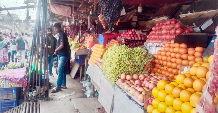 দাম কমলেও নাগালের বাইরে বিদেশি ফল