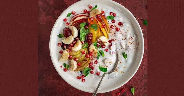 গরমে প্রাণ জুড়াতে তৈরি করুন ফ্রুট রায়তা