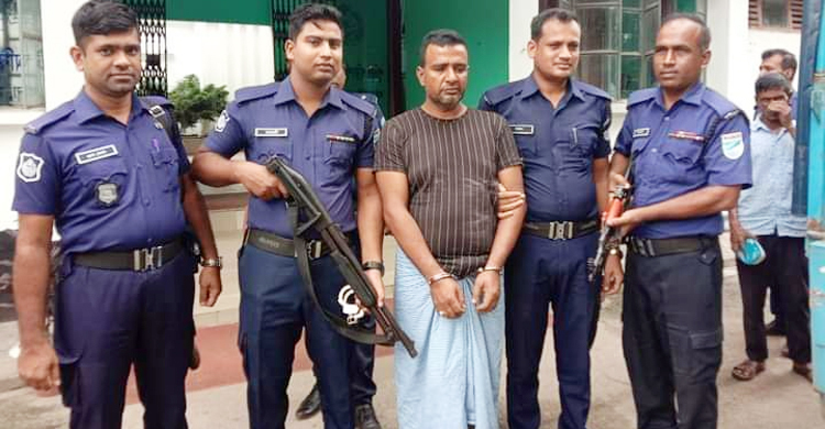 জমি নিয়ে দ্বন্দ্বে ছোট ভাইকে কুপিয়ে হত্যা