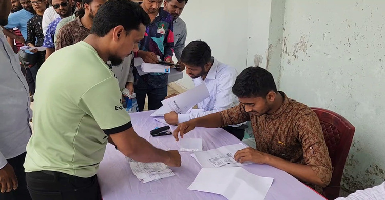 চুয়াডাঙ্গায় ২০ হাজার ফুয়েল কার্ড বিতরণ, কার্ড পেতে যা লাগবে