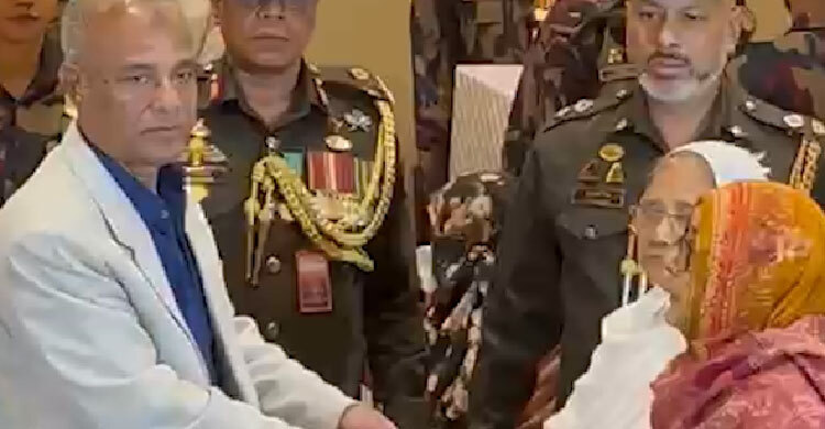 বিজিবির খেতাবপ্রাপ্ত বীর মুক্তিযোদ্ধা ও তাদের পরিবারবর্গের সংবর্ধনা অনুষ্ঠানে স্বরাষ্ট্র উপদেষ্টা