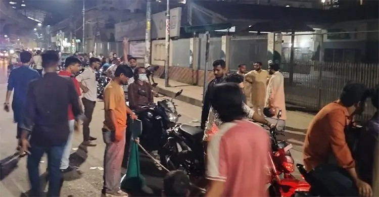 ‌‘৪ ঘণ্টা পর ৫০০ টাকার তেল পেলাম, কষ্টের কথা কারে বলমু’