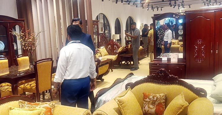 বাণিজ্যমেলায় বিশেষ ছাড়ে হরেক রকম ফার্নিচার