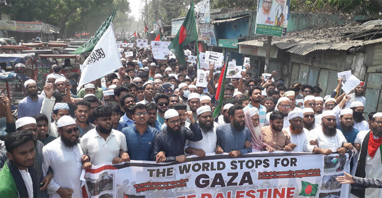 বিক্ষোভে উত্তাল সারাদেশ