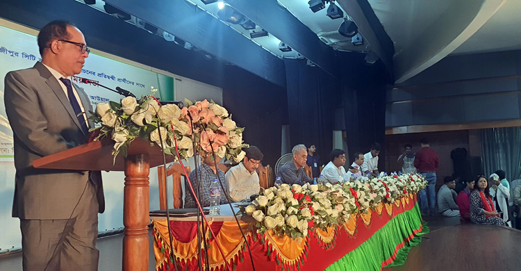 বাংলাদেশের নির্বাচনের দিকে সারাবিশ্ব তাকিয়ে আছে: সিইসি