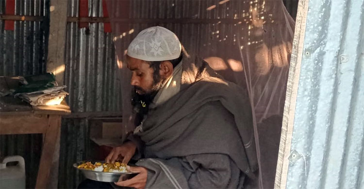 মানসিক ভারসাম্য হারালেও কোরআন ভুলে যাননি রাশিদুল