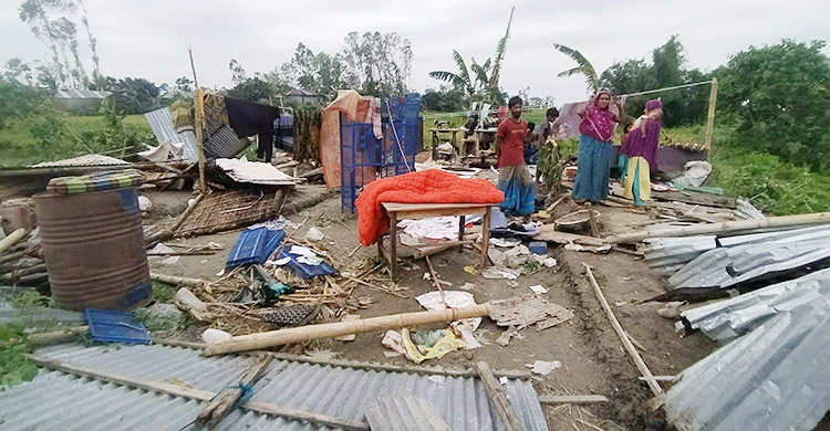 কালবৈশাখীর তাণ্ডবে পাঁচদিন ধরে বিদ্যুৎবিচ্ছিন্ন ১০ গ্রাম