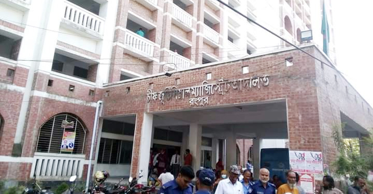 পিআইওর মানহানি মামলায় ৫ সাংবাদিকের বিরুদ্ধে অভিযোগ গঠন