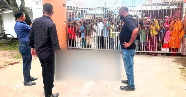 থানায় ঢুকে পুলিশকে ছুরিকাঘাত, পুকুরে মিললো হামলাকারীর মরদেহ