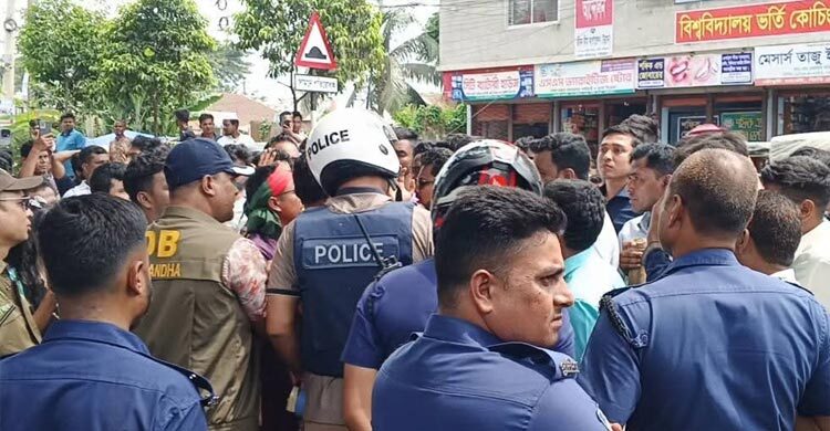 গাইবান্ধায় গণঅধিকার পরিষদের মিছিলে পুলিশের বাধা