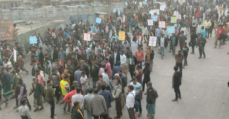 গাইবান্ধা-৪ আসনে বিএনপির প্রার্থী পরিবর্তনের দাবিতে মহাসড়ক অবরোধ