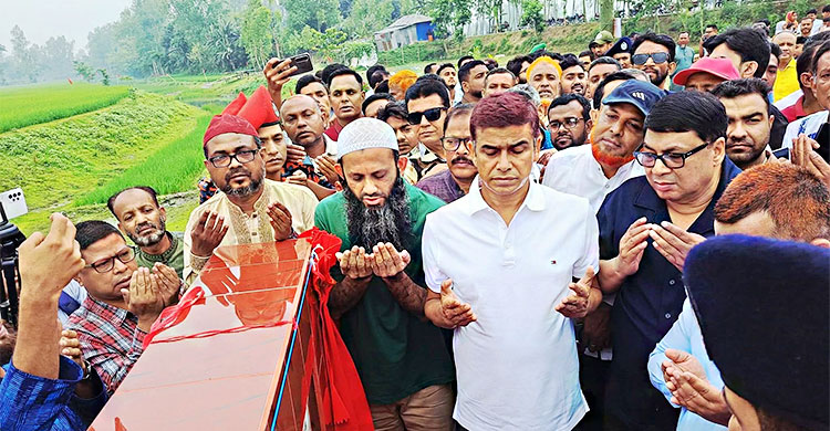 খাল খনন মানুষের জীবনমান উন্নয়নে ভূমিকা রাখবে: ফরহাদ হোসেন