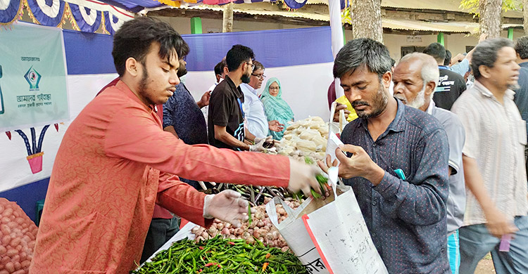 এক টাকায় মিললো ১৮ ধরনের পণ্য
