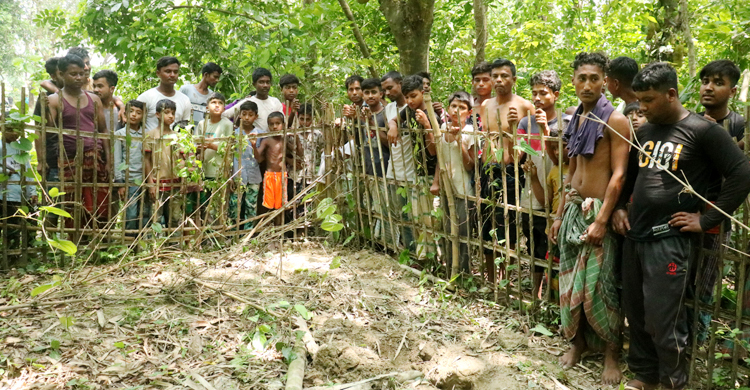 গাইবান্ধায় কবরস্থান থেকে সাত কঙ্কাল চুরি