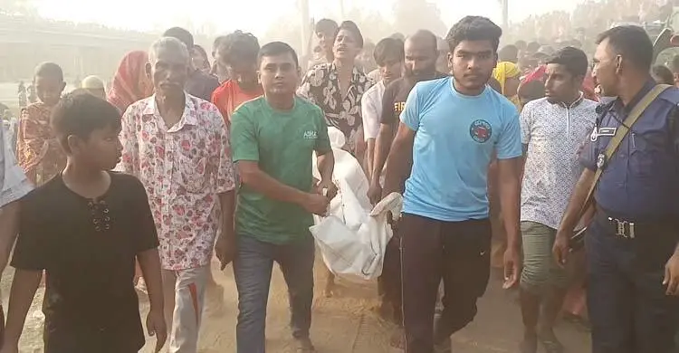 নববর্ষে ঘুরতে বেরিয়ে ঘরে ফেরা হলো না সাদাদের