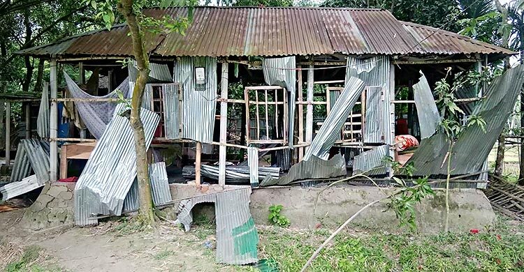 কিশোরকে পানিতে চুবিয়ে হত্যার ঘটনায় অভিযুক্তের বাড়িতে হামলা-ভাঙচুর
