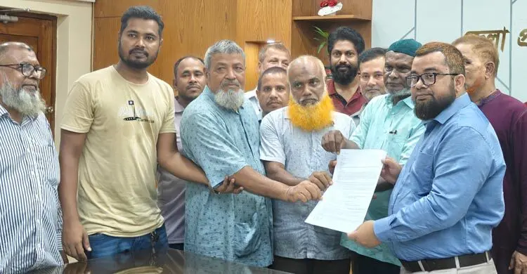 টিসিবির ডিলারদের পুনঃনবায়ন বন্ধ রাখার নির্দেশনা প্রত্যাহারের দাবি