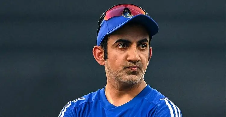 চাকরি যাওয়ার শঙ্কার মধ্যেই বোর্ডকে একহাত নিলেন গম্ভীর