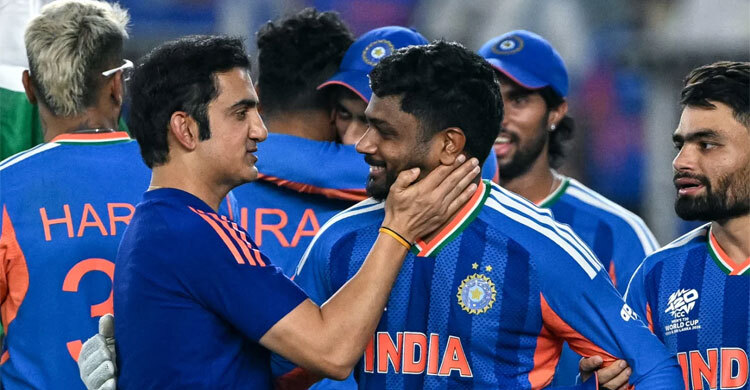 শিরোপা দ্রাবিড়-লক্ষ্মণকে উৎসর্গ করলেন গম্ভীর