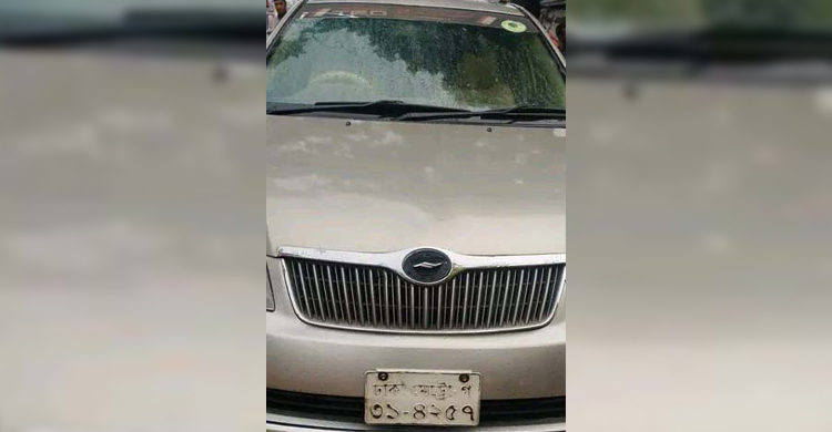 দাঁড়িয়ে থাকা প্রাইভেটকারে মিললো চালকের মরদেহ