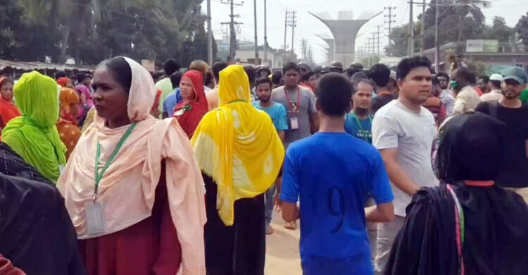 RMG workers block Tongi-Ashulia road demanding dues