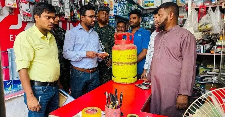 সরকার নির্ধারিত দামে গ্যাস সিলিন্ডার বিক্রি নিশ্চিতে দেশজুড়ে বিশেষ তদারকি কার্যক্রম পরিচালনা করেছে জাতীয় ভোক্তা-অধিকার সংরক্ষণ অধিদপ্তর
