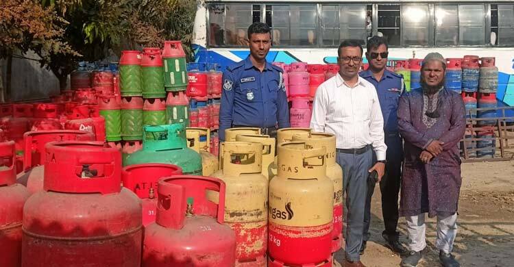 লাইসেন্স ছাড়াই এলপি গ্যাস সিলিন্ডার সংরক্ষণের দায়ে জরিমানা
