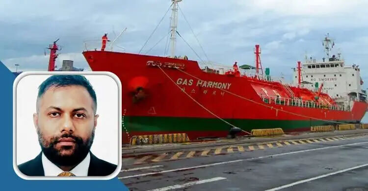 LPG carrier suffers engine failure, Ctg Port narrowly skips major accident