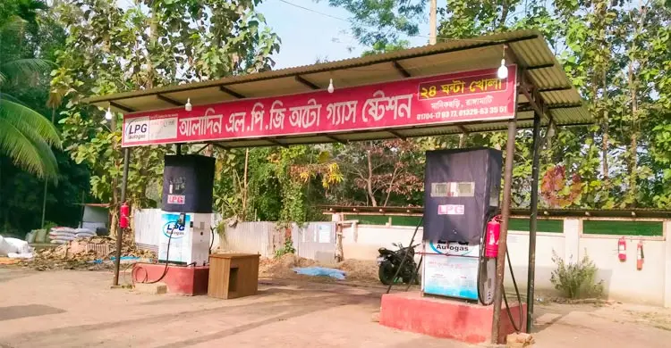 গ্যাস সংকটে বন্ধ ফিলিং স্টেশন, গণপরিবহনে ভোগান্তি