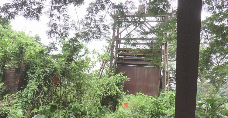 অকেজো সব স্লুইস গেট, চুরি হয়ে গেছে যন্ত্রপাতি