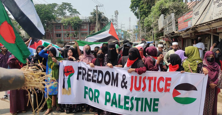 বিক্ষোভে উত্তাল সারাদেশ