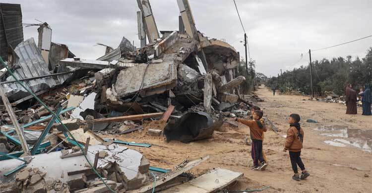 দখলদারদের হামলায় একদিনে নিহত আরও ৬০ জন