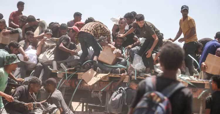 Israel’s airstrikes in Gaza continue, hunger deaths surge