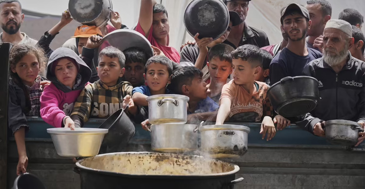 গাজায় ত্রাণ নিতে গিয়ে হাজারের বেশি নিহত, দুর্ভিক্ষের শঙ্কা