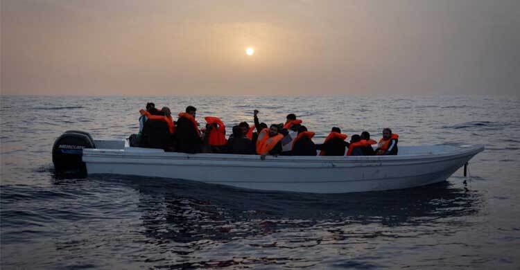 ইতালির উপকূলে নৌকাডুবি, ৪০ অভিবাসনপ্রত্যাশী নিখোঁজ
