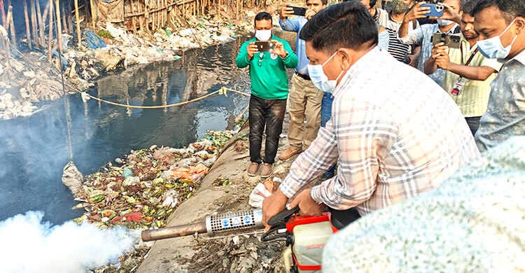নিয়োগ পেয়েই মশক নিধনে নামলেন সিটি প্রশাসক